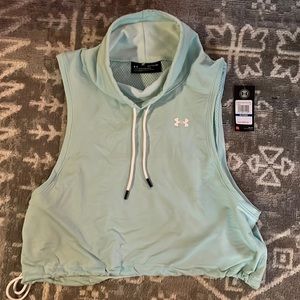 Under Armor top